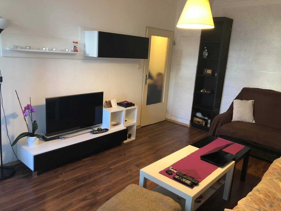 Тристаен имот в Сухата река