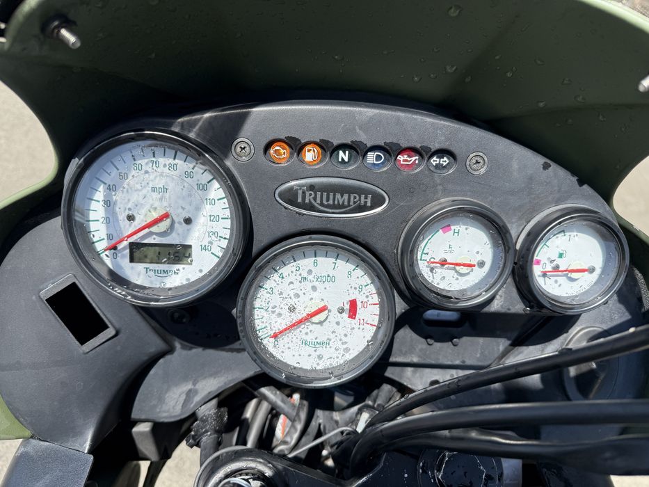 Vând Triumph Tiger 955i