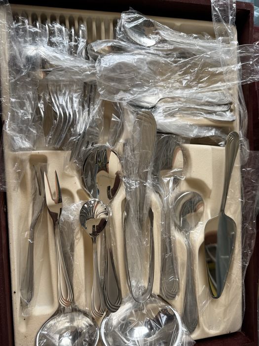 Комплект за хранене за 12 човека