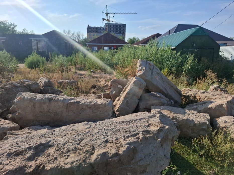 Бут, камень продам