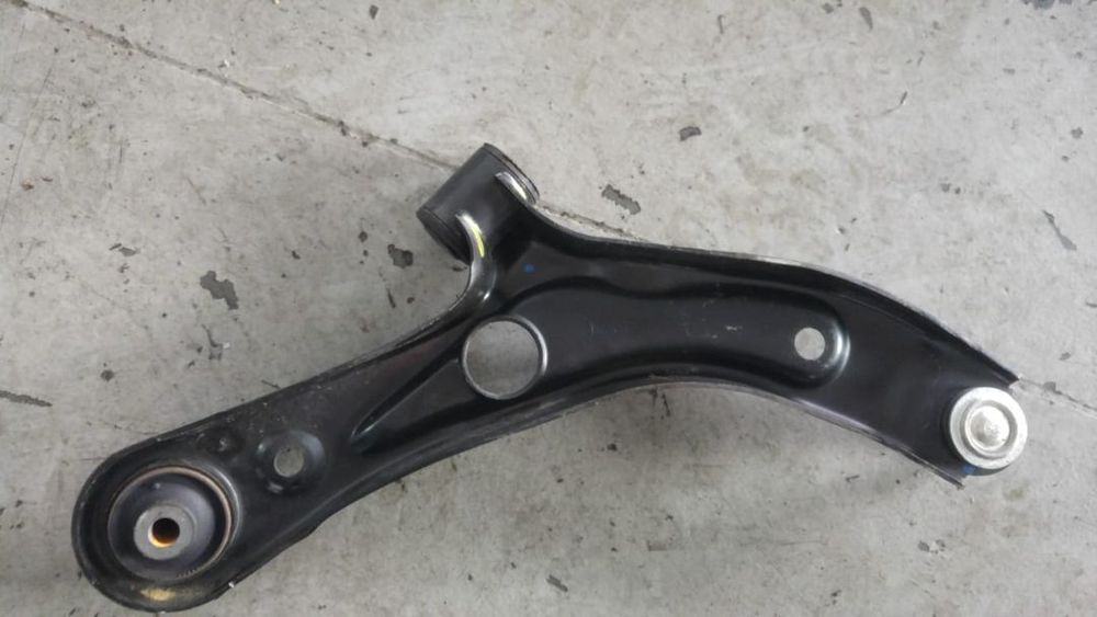 brat bascula stanga fata suzuki splash