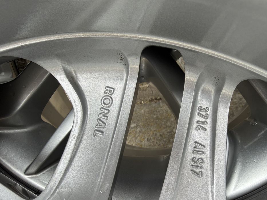 Оригинални джанти с гуми Hyundai 5x114.3 16цола