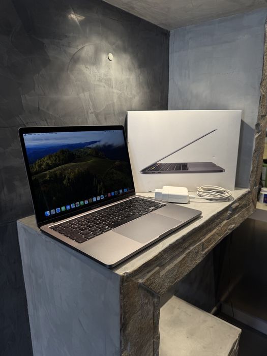 КАТО ЧИСТО НОВ Macbook Pro 2020 13.3" 256 GB