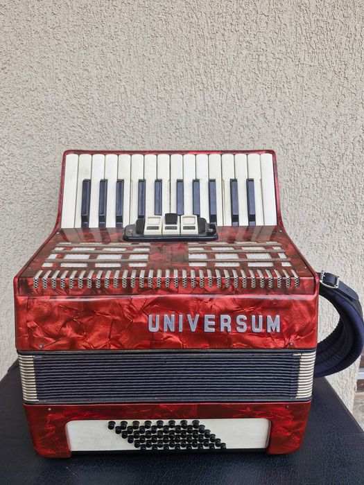Acordeon 48 basi Universum