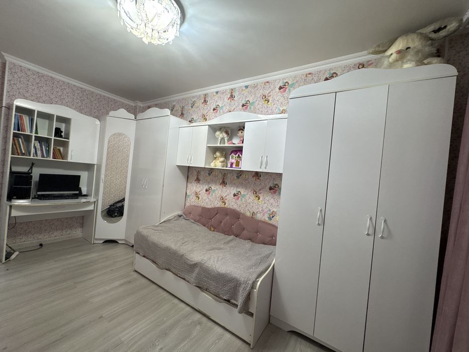 Детский гарнитур белого цвета