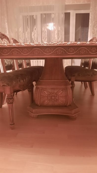 Стол со стульями