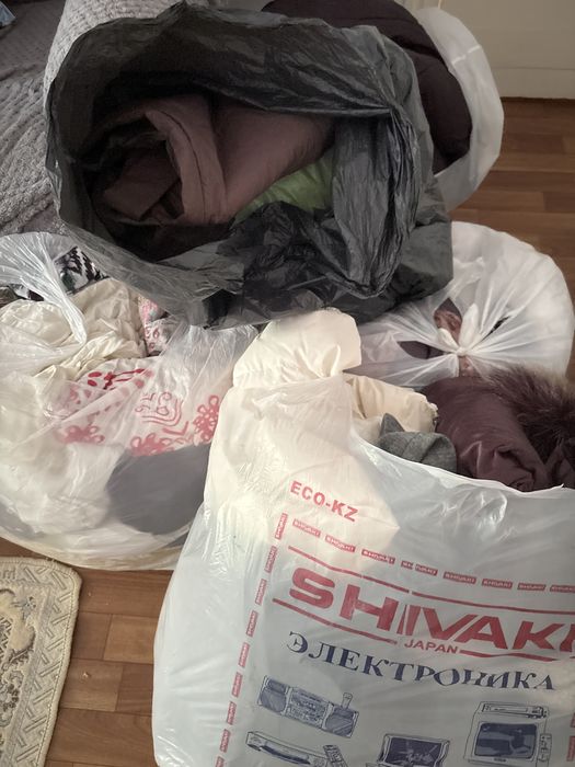 вещи бесплатно ,4 пакета