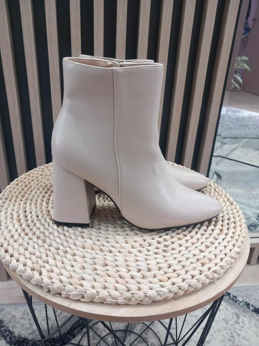 Бежови боти 38 номер НОВИ