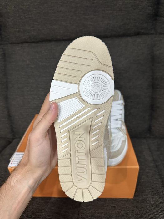 Louis Vuitton Trainer Beige