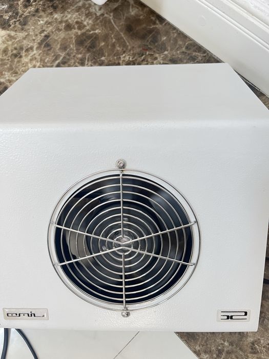 Вытежка для маникюра