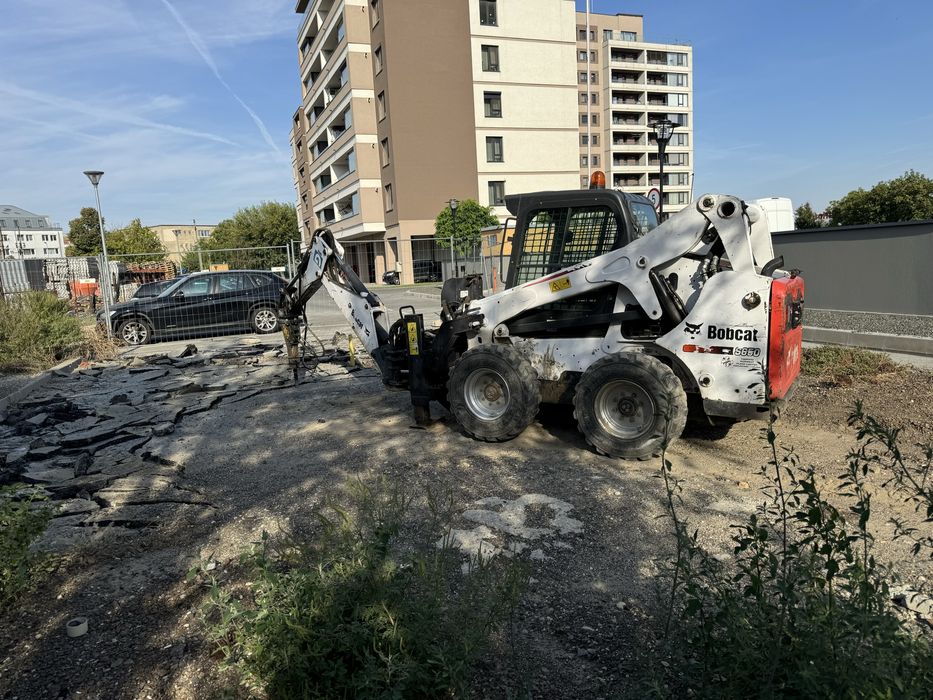 Bobcat cu picon de inchiriat