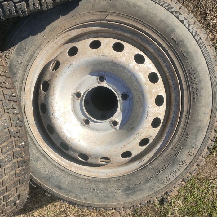 Диски с резиной на ниву