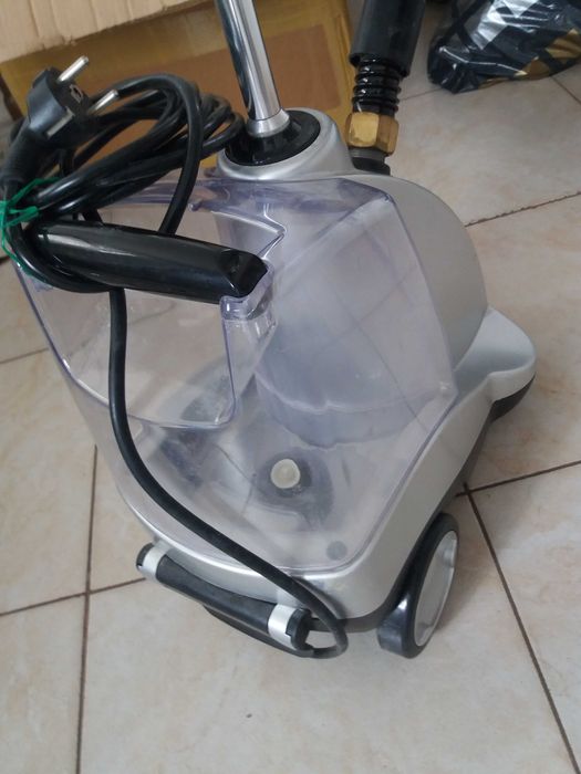 Вертикална ютия на пара ,, Princess " Много добро състояние.