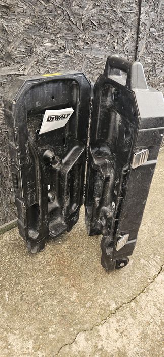 Valiza ciocan demolator Dewalt si Bosch