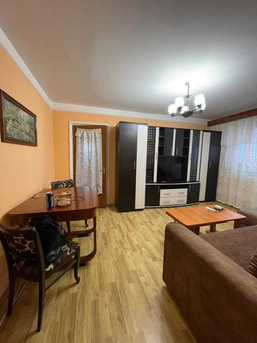 Proprietar inchiriez ap 3 camere etaj 1 zona Banca Nationala