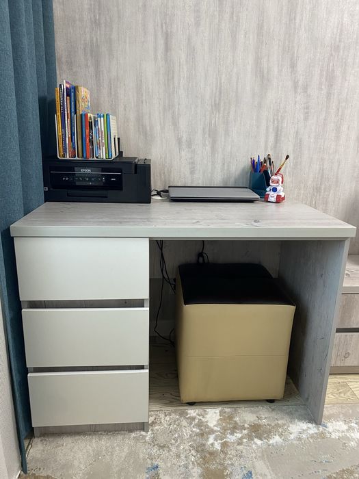 Продам письменный стол