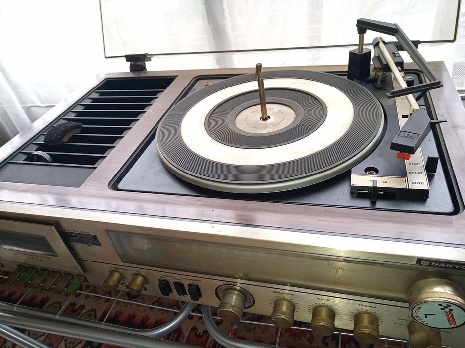 Музикален комбаин