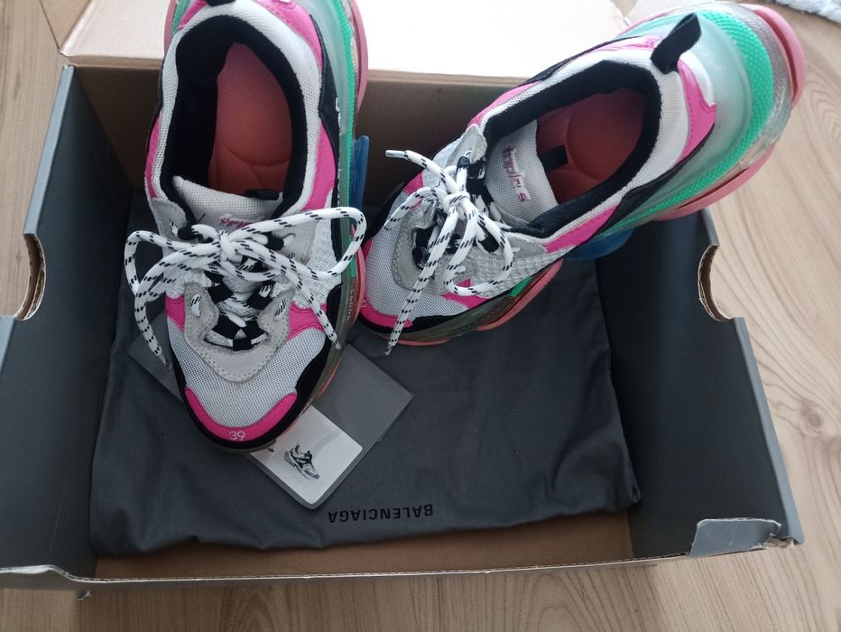 Маратонки цветни