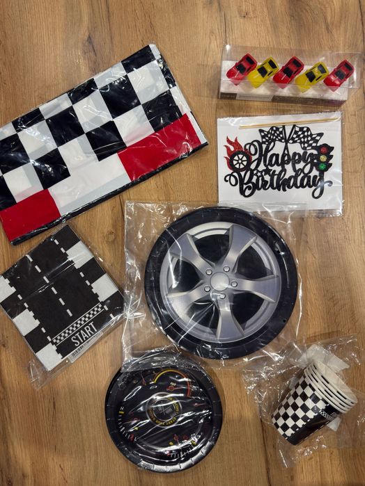 Декорации за рожден ден с тема Ферари
