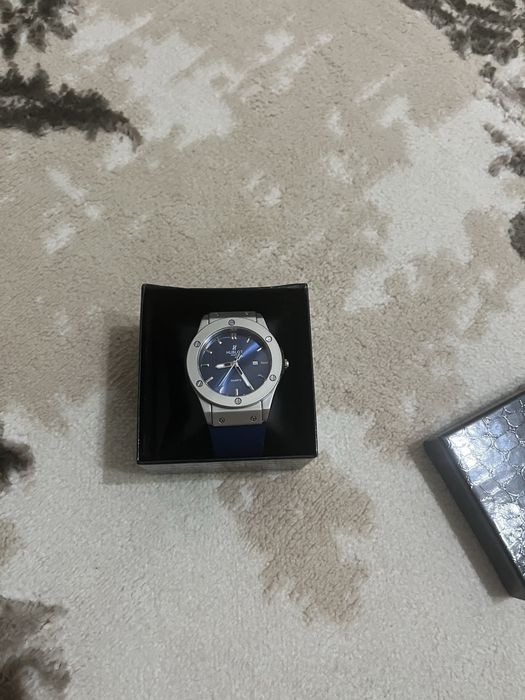 Часы hublot синий