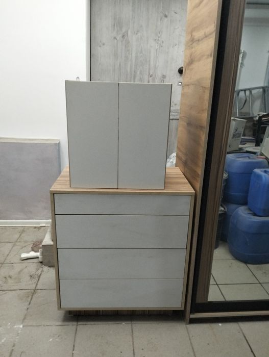 Продам гарнитур новый