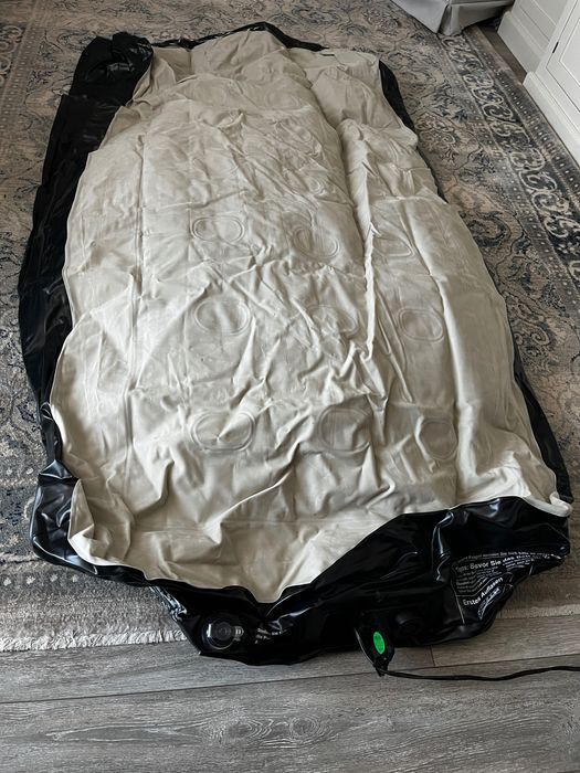 Saltea gonflabila cu pompa integrata