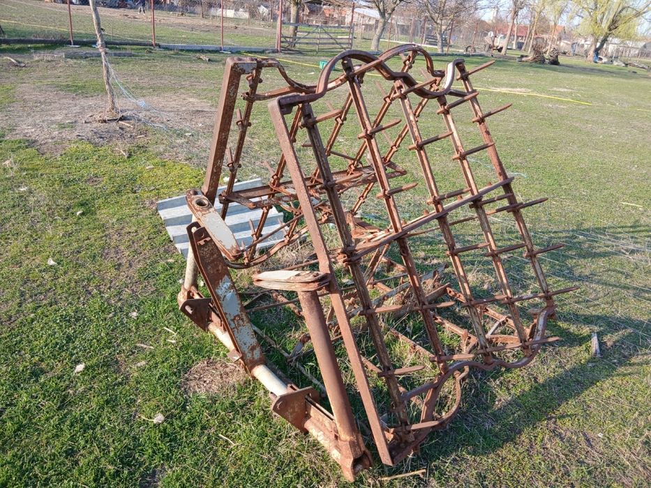 Vând tractor Renault 681S