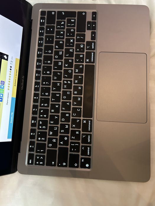 Продаю Mackbook M1 8/256GB