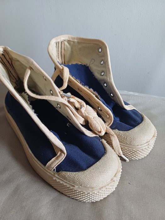 Bascheti, teniși noi nouți din perioada comunista