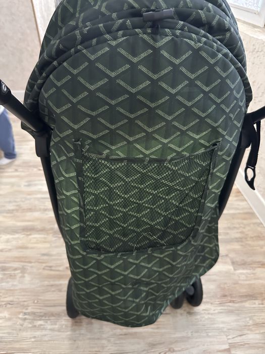 Продам новую коляску прогулочную