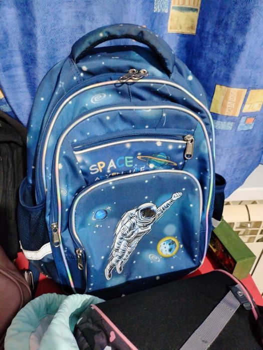 Рюкзак,сумки в школу