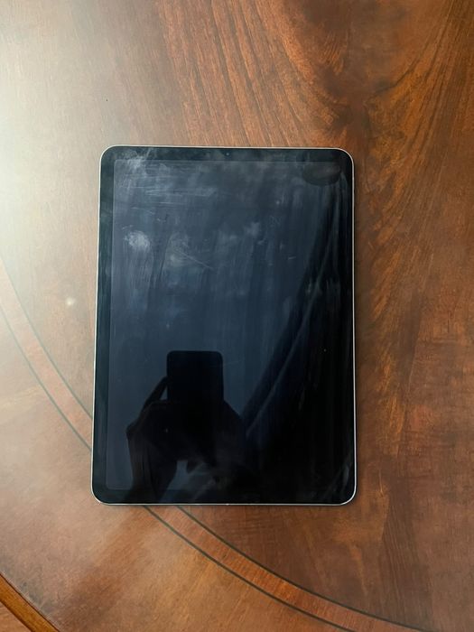 Продается İpad , air 4 , 64 gb