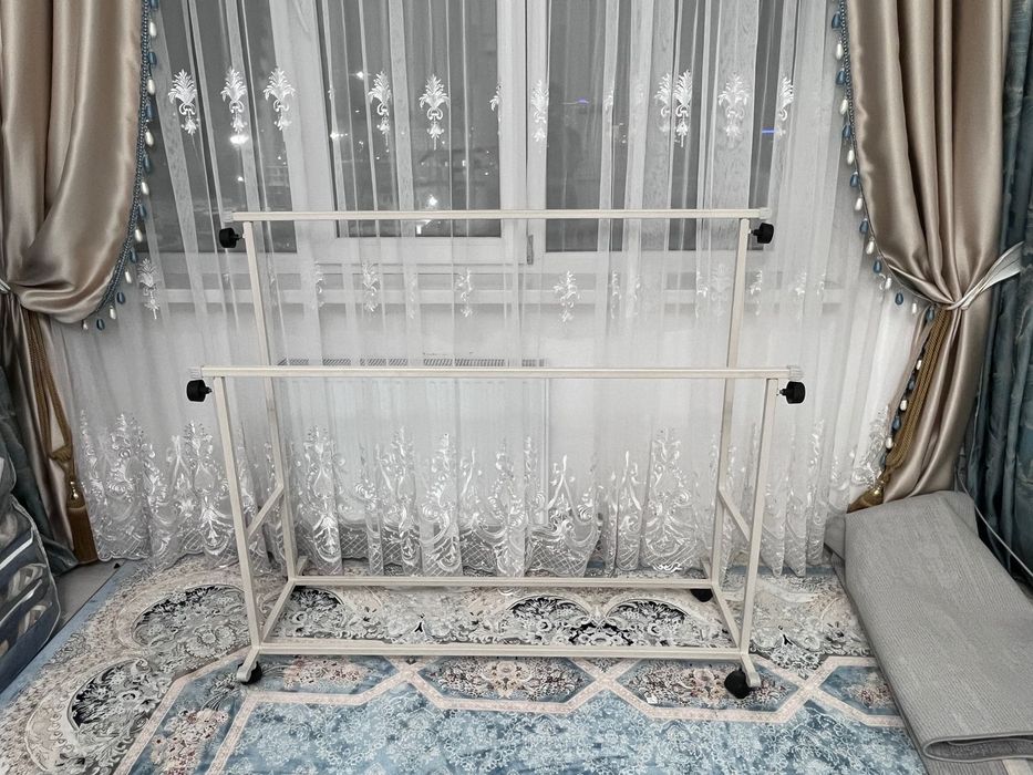 Напольные вешалки