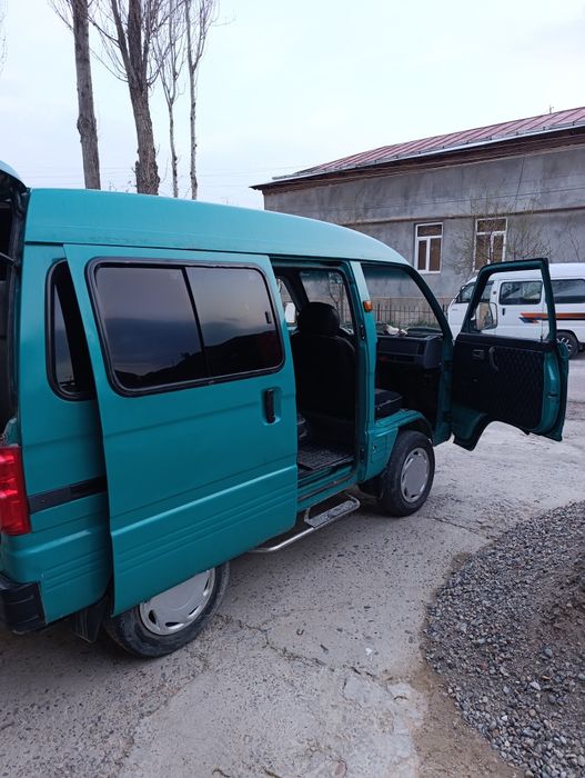 Damas srochna sotiladi