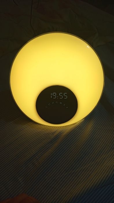 Радио часовник с блутут