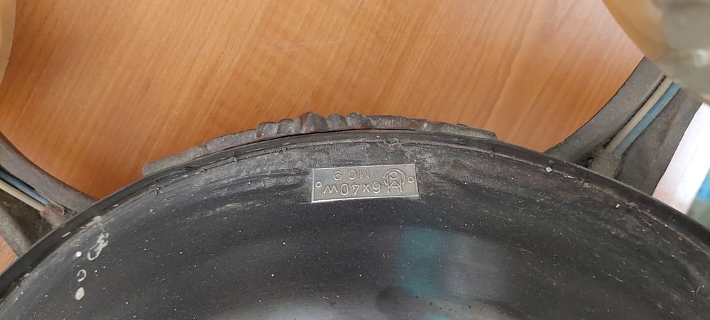 Lustra vintage cu 6 brațe.