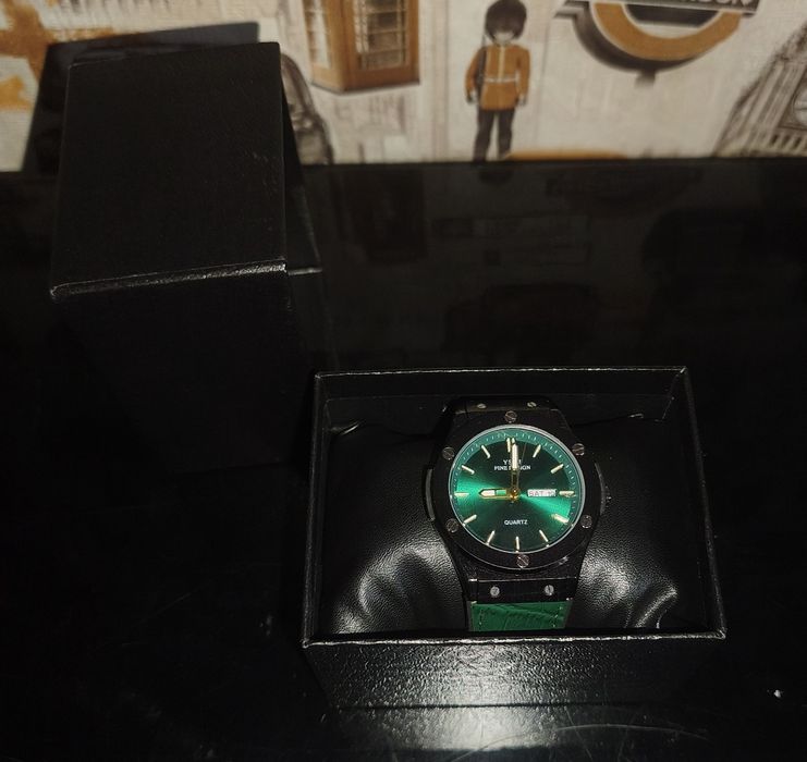 Часы:  Yshi Fine Dessign