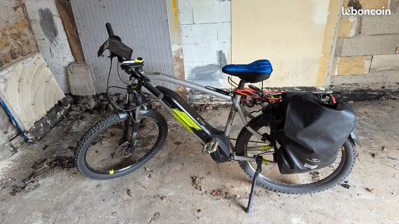 Bicicleta electrica vtt plus oraș  e520 Rockrider din Franta