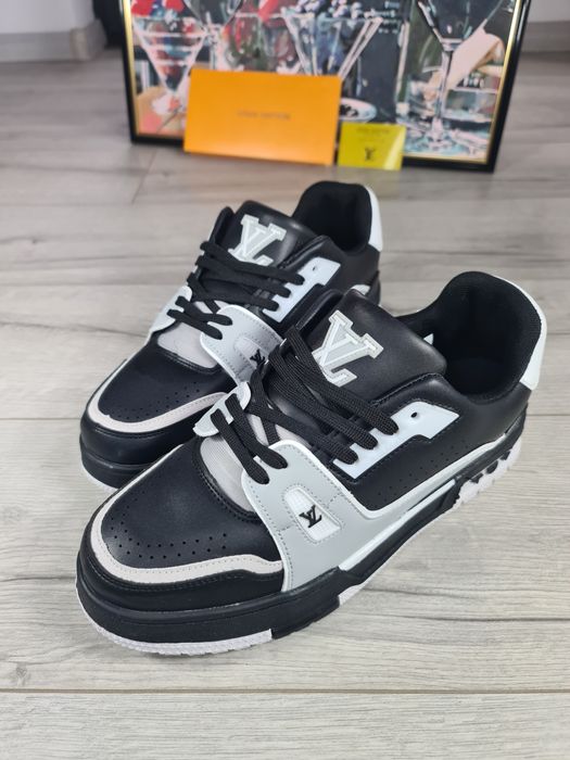 Sneakers-Loius-Vuitton-Transport-Gratuit-Breloc-LV+Parfum-Cadou-Noi