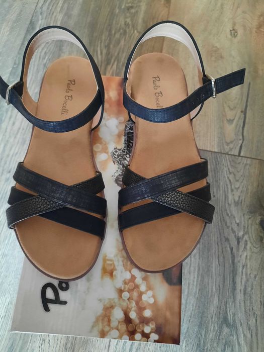 Дамски черни сандали