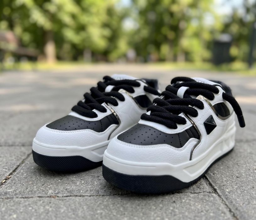 Adidasi Valentino Garavani Negru Alb Full Box