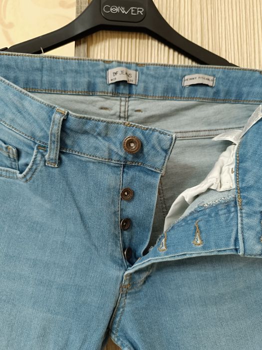 Defacto.  Джинсы на подростка