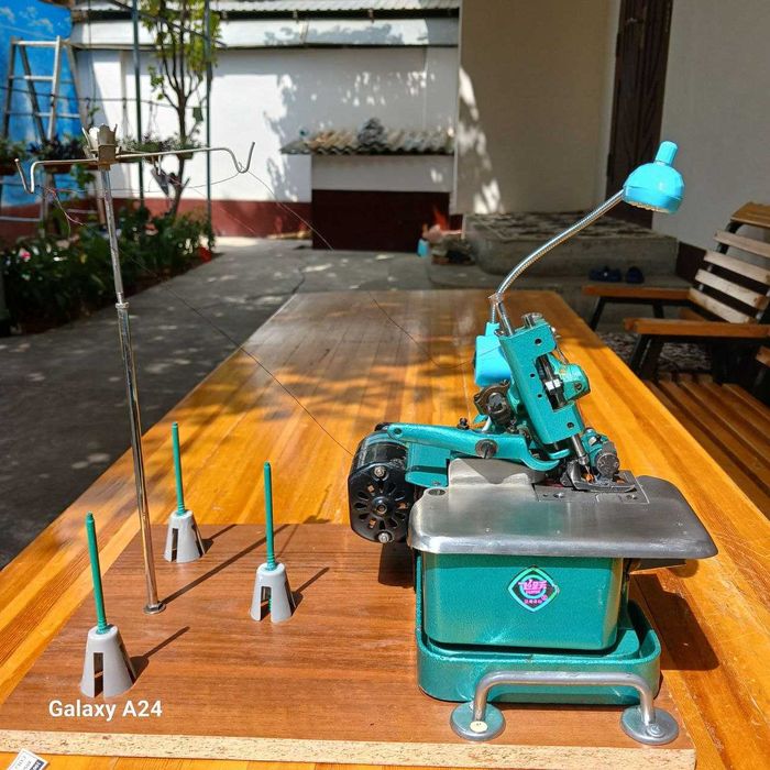 Трёхниточный оверлок GN1-2(Китай). Год гарантии/Металл/Комплект.