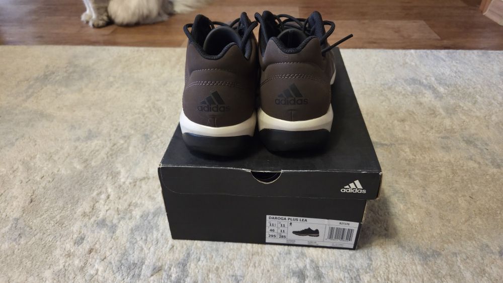 Кроссовки adidas