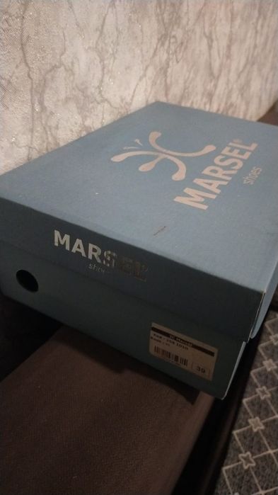 Продам ботинки осенние