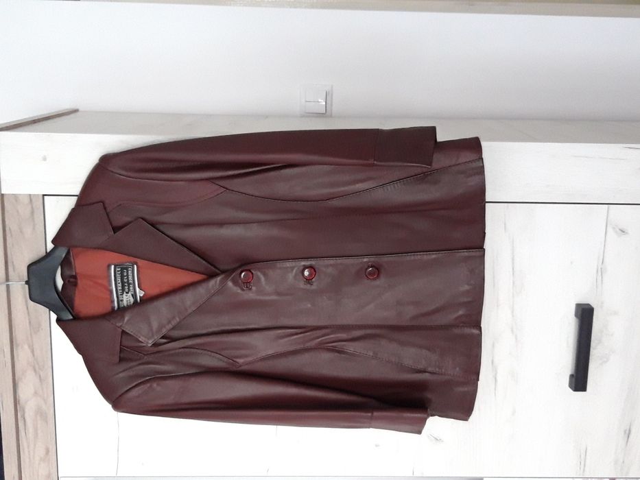 Geacă de piele pentru femei