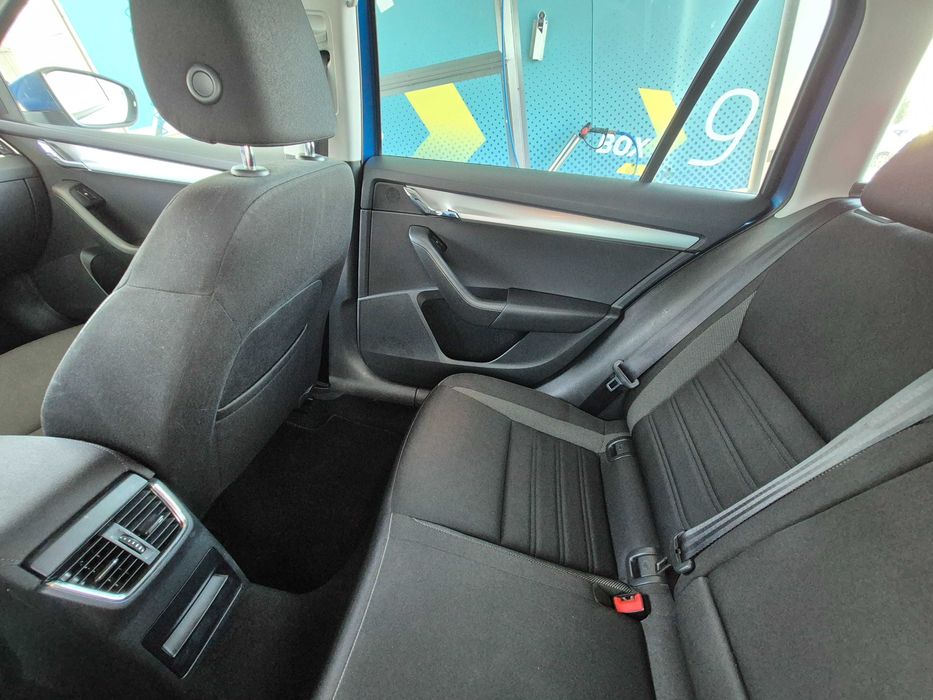 Masina auto Skoda