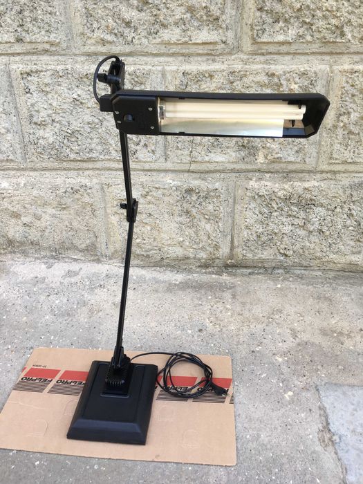 настолна лампа от Дания