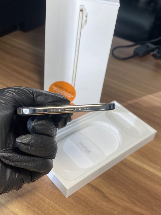 iPhone Air• 256 GB • Light Gold