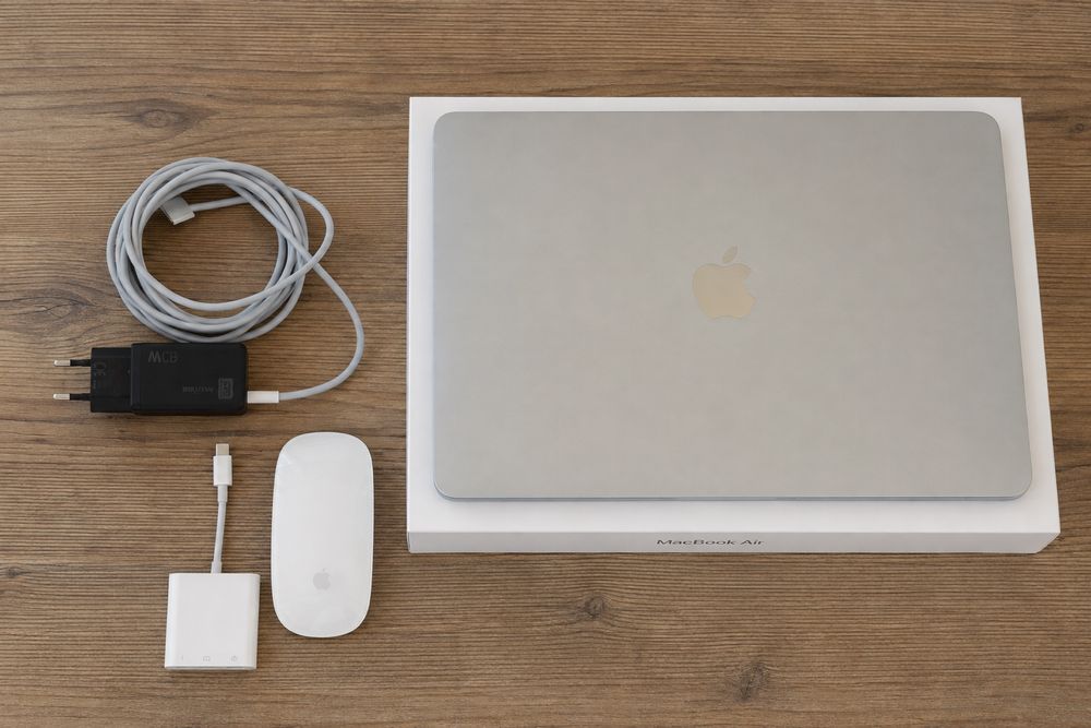 Apple MacBook Air 13″ M5, 16/512 GB, 100% батерия, гаранция + Magic Mouse
